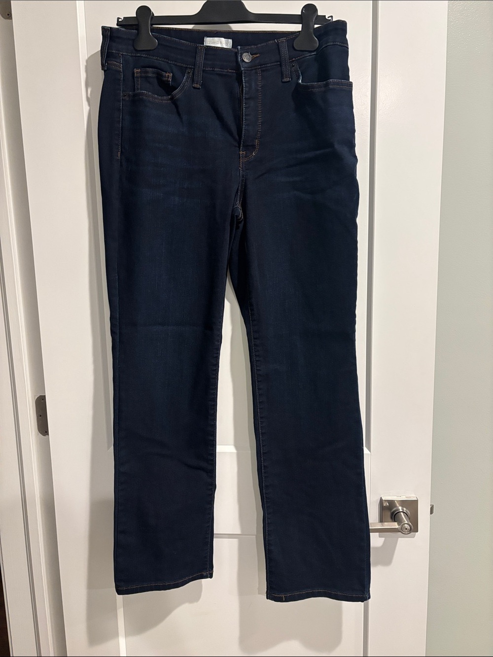 Crown & Ivy Women’s Mid Rise Straight Jeans 12